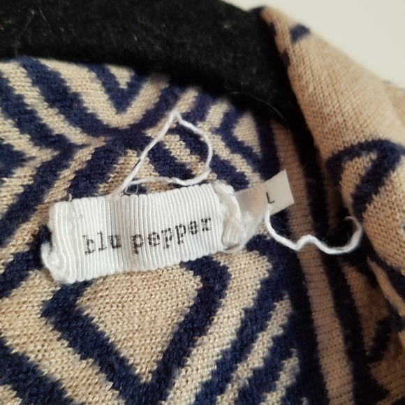 💥 CUTE LAYERING ITEM!! - Picture 3 of 3